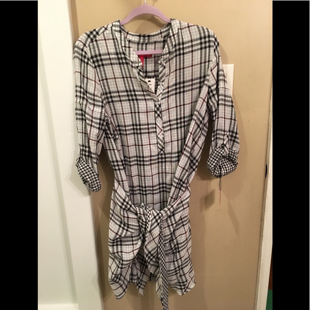 B&W long Wrap around tunic Top Saks Fifth Avenue